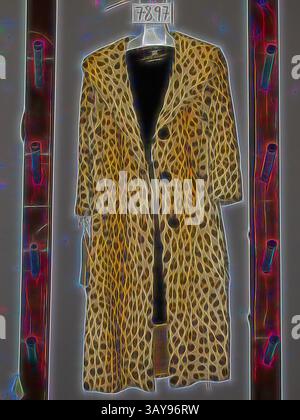 Ein stylischer Mantel mit markantem Leopardenmuster zeigt eine Mischung aus Eleganz und auffälliger Mode. Das Design verfügt über eine lockere Passform und Knöpfe auf der Vorderseite, die einen Hauch von Raffinesse verleihen. MANTEL, Somali Leopard Skin, L: 44 cm, Textil- und Modekunst, klassische Kunst mit einem modernen Touch, neu interpretiert von Artotop Stockfoto