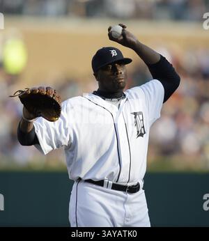 28. Mai 2010 - Detroit, MI, USA - die Detroit Tigers starten den Pitcher Dontrelle Willis, nachdem sie die Basen im 1. Inning gegen die Oakland Athletics am Freitag, den 28. Mai 2010 im Comerica Park in Detroit, MI, geladen hatten. JULIAN H. GONZALEZ/Detroit Free Press (Foto: © Detroit Free Press/ZUMApress.com) Stockfoto