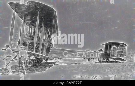 Ein frühes Doppeldecker sitzt auf einer Landebahn, wobei sich die Besatzungsmitglieder auf den Start vorbereiten und sein Vintage-Design und seine komplizierte Struktur zeigen. Negativ: Sir Keith Smith Vickers Vimy Flugzeug, das von England, Isisford, Queensland, 31. August 1920 geflogen wurde, das Vickers Vimy Flugzeug, das von Sir Keith Smith geflogen wurde. (Die Registrierung, G-EAOU, sollte gemeinhin "Gott "ELP alle von uns" bedeuten.), Klassische Kunst mit einem modernen Twist, neu interpretiert von Artotop Stockfoto