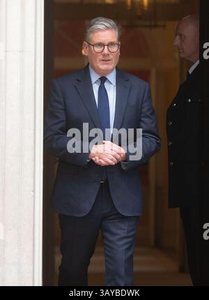 London, England, Großbritannien. April 2025. Der britische Premierminister KEIR STARMER begrüßt den neuseeländischen Premierminister Christopher Luxon in der Downing Street 10. (Kreditbild: © Tayfun Salci/ZUMA Press Wire) NUR REDAKTIONELLE VERWENDUNG! Nicht für kommerzielle ZWECKE! Stockfoto