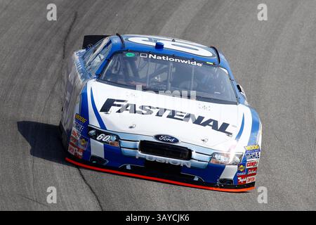 JOLIET, IL - 09. JULI 2010: Carl Edwards (60) während des Trainings für das Dollar General 300 Rennen auf dem Chicagoland Speedway in Joliet, IL. (Bild: © Michael DiNovo/Cal Sport Media/ZUMApress.com) Stockfoto