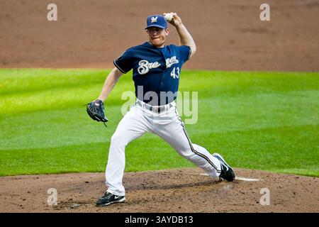 Juni 2010 - Milwaukee, WI. Miller Park..Milwaukee Brewers Starting Pitcher Randy Wolf #43 spielte für etwas mehr als 4 Innings und gab 8 Runs von 9 Hits an die Chicago Cubs heute Abend..Milwaukee Brewers verlor gegen die Chicago Cubs 4-9..Mike McGinnis / CSM(Credit Image: © Mike McGinnis/Cal Sport Media/ZUMApress.com) Stockfoto