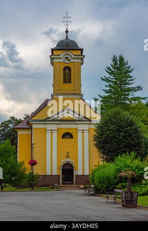 Kirche der Heiligkreuzerhöhung in Bardejovske Kupele, Slowakei. BILD Stockfoto