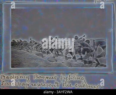Eine Gruppe von Soldaten bewegt sich über ein raues Gelände, bereit für Action vor einem Hintergrund eines Konflikts, mit handschriftlichen Notizen unten, die Kontext über ihre Mission geben., Foto: „Practising Bayonet Fighting“, Ägypten, Captain Edward Albert McKenna, erster Weltkrieg, 1914-1915, eines von 139 Fotografien in einem Album aus dem Ersten Weltkrieg, das wahrscheinlich von Captain Edward Albert McKenna aufgenommen wurde. Die Fotos umfassen die Ausbildung des 7. Bataillons im Mena Camp, Ägypten, und Sehenswürdigkeiten. Bild mit Soldaten, vermutlich aus dem 7. Bataillon, prazitisierende Bajonettkämpfe mit Sandsäcken. Klassische Kunst Stockfoto