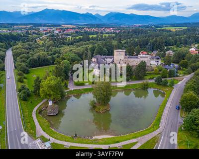 Panoramablick auf die Burg Liptovsky Hradok in der Slowakei. BILD Stockfoto