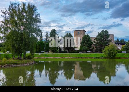 Panoramablick auf die Burg Liptovsky Hradok in der Slowakei. BILD Stockfoto