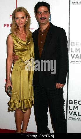 27. April 2005 - New York, New York, USA - K42921ML.4TH ANNUAL TRIBECA FILM FESTIVAL PRÄSENTIERT DIE PREMIERE VON „YES“ IM STUYBESANT HIGH SHOOL NEW YORK New YORK 2005. - 2005.JOAN ALLEN SIMON ABKARIAN(Bild: © Mitchell Levy/Globe Photos/ZUMAPRESS.com) Stockfoto