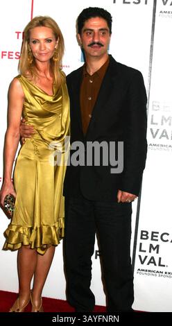 27. April 2005 - New York, New York, USA - K42921ML.4TH ANNUAL TRIBECA FILM FESTIVAL PRÄSENTIERT DIE PREMIERE VON „YES“ IM STUYBESANT HIGH SHOOL NEW YORK New YORK 2005. - 2005.JOAN ALLEN SIMON ABKARIAN(Bild: © Mitchell Levy/Globe Photos/ZUMAPRESS.com) Stockfoto