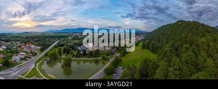 Panoramablick auf die Burg Liptovsky Hradok in der Slowakei. BILD Stockfoto