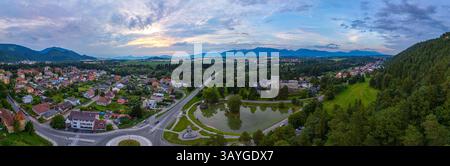 Panoramablick auf die Burg Liptovsky Hradok in der Slowakei. BILD Stockfoto