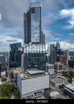 Das derzeit höchste Gebäude von Austin, der sechste und der Guadalupe Turm, erhebt sich auf eine Höhe von 865 Metern. Es hat erst im Januar eröffnet, aber es wird nicht sein Stockfoto