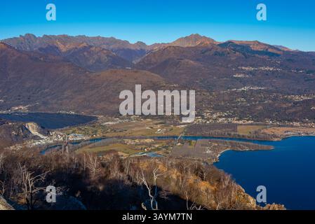 Panoramablick auf den Lago Maggiore in Italien. BILD Stockfoto