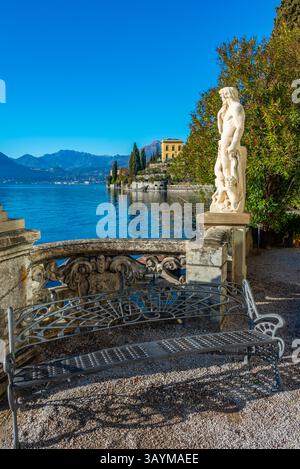 Blick auf den comer See von den Gärten der Villa Monastero, Italien. BILD Stockfoto