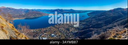 Panoramablick auf den Lago Maggiore in Italien. BILD Stockfoto