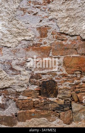 Spanien, Riego de Ambros Village, Castilla y Leon, auf dem Jakobsweg. Hausbautechnik: Stuck auf Stein. Stockfoto