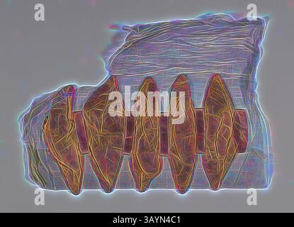 Eine stilisierte Darstellung einer strukturierten Oberfläche mit einer Reihe von sich überlappenden, lang gezogenen Formen mit komplexen Mustern, die an organische Formen oder architektonische Elemente erinnern. Der Hintergrund ist weich und verschmilzt nahtlos, wodurch der Fokus auf die detaillierten Strukturen erhöht wird. Beispiel (Bekleidungsbesatz), 1815/35, England oder Frankreich, Frankreich, Seide, Leinengewebe und Seide, Satingewebe, zusammengesetzt, mit Leinen (?) unterlegt, Leinengewebe, Größe, auf Baumwolle montiert, Leinwandbindung, Größe: 33,34 x 43,18 cm (13 1/8 x 17 Zoll) Klassische Kunst mit modernem Touch, neu interpretiert von Artotop Stockfoto
