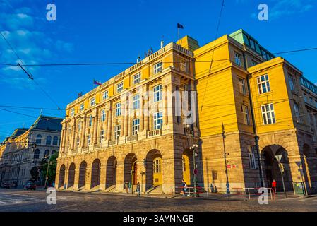 Prag, Tschechische republik, 5. Mai 2024: Philosophische Fakultät der Karlsuniversität in Prag, Tschechische republik. BILD Stockfoto