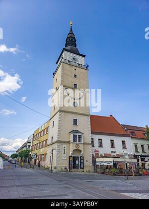 Trnava, Slowakei, 24. Juli 2024: Blick auf den Stadtturm in Trnava SlovakiaIMAGE Stockfoto
