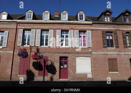Typisches Gebäude, Außenansicht, Stadt Guise, Aisne Département, Picardy, Region Hauts-de-France, Frankreich Stockfoto