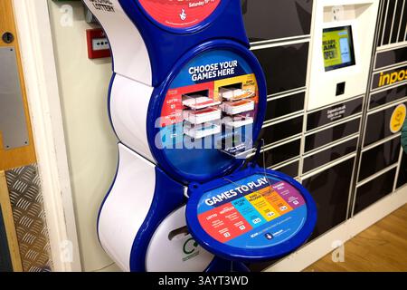 National Lottery Stand, wh smith Stationers, hailsham Town, East sussex, uk Stockfoto