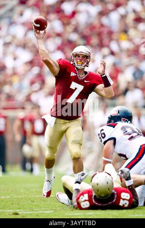 4. September 2010: Florida State Seminoles Quarterback Christian Ponder (7) tritt während der ersten Halbzeit zwischen den Florida State Seminoles und den Samford Bulldogs im Doak Campbell Stadium in Tallahassee (Florida). Florida State besiegte Samford 59-6. (Bild: © Gray Quetti/Cal Sport Media/ZUMApress.com) Stockfoto