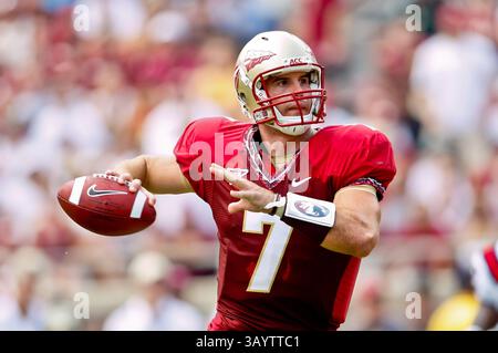 4. September 2010: Florida State Seminoles Quarterback Christian Ponder bereitet sich auf die erste Halbzeit-Action zwischen den Florida State Seminoles und den Samford Bulldogs im Doak Campbell Stadium in Tallahassee vor. Florida State besiegte Samford 59-6. (Bild: © Gray Quetti/Cal Sport Media/ZUMApress.com) Stockfoto