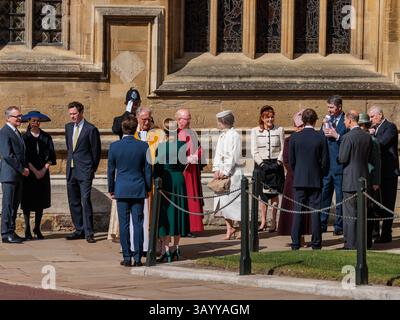Windsor, Großbritannien. April 2025. Mitglieder der königlichen Familie, darunter Prinz Edward, Herzog von Edinburgh, Prinz Andrew, Herzog von York und Prinzessin Anne, Prinzessin Royal, besuchen Sie den Gottesdienst am Ostersonntag in der St. George's Chapel in Windsor Castle. Der Ostersonntag ist der Mittelpunkt der Osterfeier der Königsfamilie. Quelle: Mark Kerrison/Alamy Live News Stockfoto