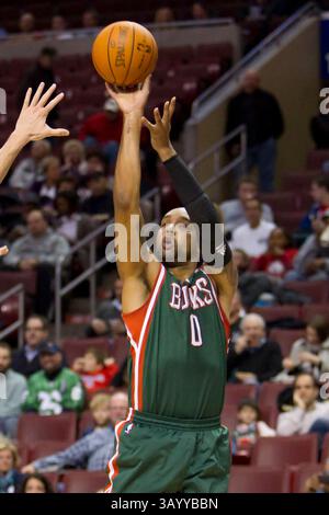 19. November 2010: Milwaukee Bucks macht den Stürmer Drew Gooden (0) im NBA-Spiel zwischen den Milwaukee Bucks und den Philadelphia 76ers im Wells Fargo Center in Philadelphia, Pennsylvania. The 76ers Beat the Bucks, 90-79.(Bild: © Chris Szagola/Cal Sport Media/ZUMAPRESS.com) Stockfoto