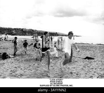 Mai 2001: „LOVE STORY“. RYAN O'NEAL. ALI MCGRAW. BEREITGESTELLT VON PHOTOS, INC (Kreditbild: © Globe Photos/ZUMApress.com) Stockfoto