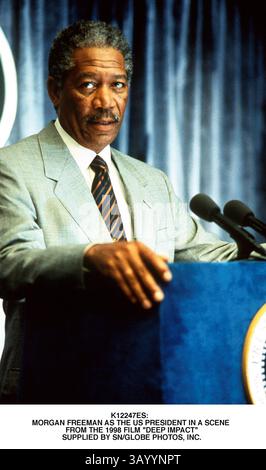 9. MAI 2001: MORGAN FREEMAN ALS US-PRÄSIDENT IN EINER SZENE. AUS DEM FILM „DEEP IMPACT“ AUS DEM JAHR 1998. BEREITGESTELLT VON SN/ PHOTOS, INC (Kreditbild: © Globe Photos/ZUMApress.com) Stockfoto