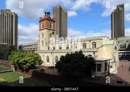 Church of St Giles ohne Cripplegate, City of London. Eine der wenigen mittelalterlichen Kirchen, die in der City of London übrig geblieben sind, hat das große Feuer überlebt Stockfoto