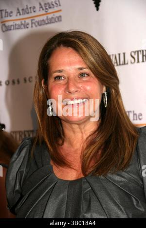 AUGUST 2008 - NEW YORK, NEW YORK, USA - I13517BT.1ST JÄHRLICHE ANDREA AGASSI CHARITABLE FOUNDATION AN DER ROSS SCHOOL, EAST HAMPTON NY 08-16-2008. - - LORRAINE BRACCO(Bild: © Barry Talesnick/Globe Photos/ZUMAPRESS.com) Stockfoto
