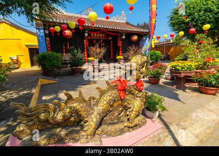 Gemeindehaus Minh Huong in der Altstadt von Hoi an, Vietnam. Die „Gemeindehalle Minh Huong“ ist vielleicht die einzigartigste Versammlungshalle in Hoi an. Quang Nam Pro Stockfoto