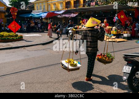 Einkaufsstraßen rund um den Central Market in Hoi an, Provinz Quang Nam in Vietnam. Stockfoto