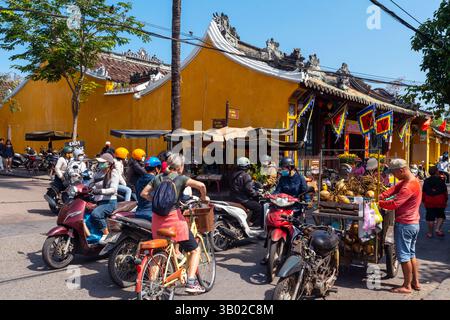 Einkaufsstraßen rund um den Central Market in Hoi an, Provinz Quang Nam in Vietnam. Stockfoto