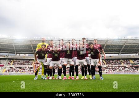 Torino, Italien. April 2025. torino fc vor dem Fußballspiel der Serie A zwischen Torino FC und Udinese im Stadio Olimpico Grande Turin in Turin, Nordwesten Italiens - 23. April 2025. Sport - Fußball (Foto: Fabio Ferrari/LaPresse) Credit: LaPresse/Alamy Live News Stockfoto