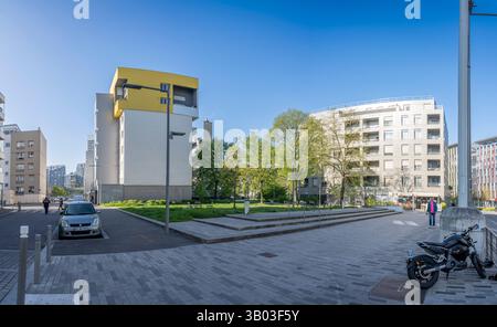 Nanterre, Frankreich - 04 11 2025: Bezirk Nanterre. Panoramablick auf Wohngebäude und Straßenviertel Stockfoto