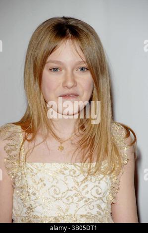 12. JANUAR 2007 - HOLLYWOOD, KALIFORNIEN, USA - K51104DL.DIE RUNDFUNKKRITIKVEREINE, 12. JÄHRLICHE KRITIKERAUSWAHL, SANTA MONICA CIVIC AUDITORIUM, SANTA MONICA CA.1-12-07. - 2007.BILD: DAKOTA FANNING (Foto: © Dave Longendyke/Globe photos/ZUMAPRESS.com) Stockfoto