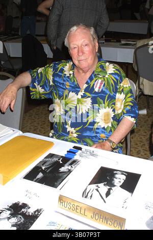 24. AUGUST 2002 - HOLLYWOOD, KALIFORNIEN, USA - K25917EG - HOLLYWOOD SAMMLER UND PROMINENTE SHOW, DIE ERSTE JÄHRLICHE: STARS OF THE ZONE CONVENTION (TWILIGHT ZONE). BEVERLY GARLAND HOTEL, NORTH HOLLYWOOD, CA 08-24-02. / 2002(Bild: © Ed Geller/Globe Photos/ZUMAPRESS.com) Stockfoto