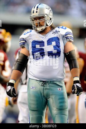 19. Dezember 2010: Dallas Cowboys schützen Kyle Kosier #63 während eines NFL-Fußballspiels zwischen den Dallas Cowboys und den Washington Redskins im Cowboys Stadium in Arlington, TX Dallas besiegte Washington 33-30(Credit Image: © Albert Pena/Cal Sport Media/ZUMAPRESS.com) Stockfoto