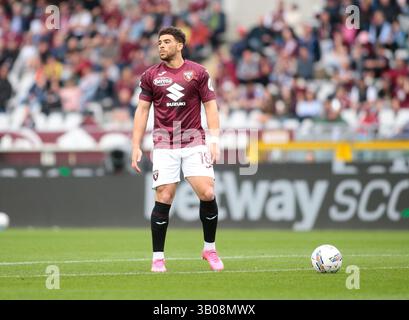 Turin, Italien. April 2025. Che Adams von Torino FC während der italienischen Saison A 2024/25, Fußballspiel zwischen Torino FC und Udinese Calcio am 23. April 2025 im Stadio Olimpico Grande Torino, Turin, Italien. Foto Nderim Kacel Credit: Nderim Kaceli/Alamy Live News Stockfoto