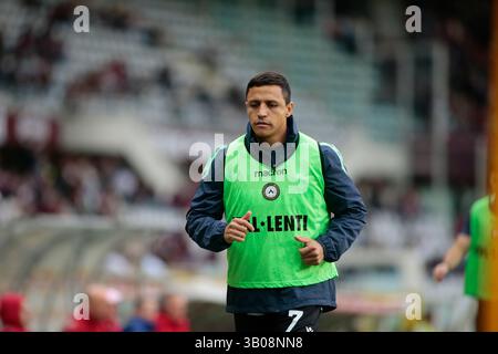 Turin, Italien. April 2025. Sanchez von Udinese Calcio während der italienischen Saison A 2024/25, Fußballspiel zwischen Torino FC und Udinese Calcio am 23. April 2025 im Stadio Olimpico Grande Torino, Turin, Italien. Foto Nderim Kacel Credit: Nderim Kaceli/Alamy Live News Stockfoto