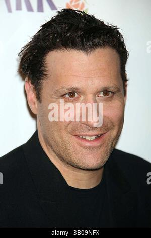 13. Januar 2006 - New York, New York, USA - ISAAC MIZRAHI BEI BARFOOT IN THE PARK CAST CALL AM SECOND STAGE THEATRE IN NEW YORK New YORK AM 12. Januar 2006. / 2006...K46377HMC(Bild: © Henry McGee/Globe Photos/ZUMAPRESS.com) Stockfoto