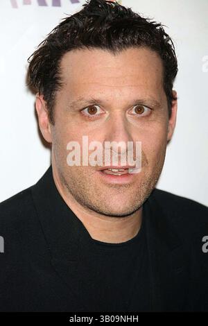 13. Januar 2006 - New York, New York, USA - ISAAC MIZRAHI BEI BARFOOT IN THE PARK CAST CALL AM SECOND STAGE THEATRE IN NEW YORK New YORK AM 12. Januar 2006. / 2006...K46377HMC(Bild: © Henry McGee/Globe Photos/ZUMAPRESS.com) Stockfoto