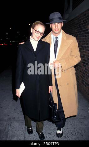 April 2006 - New York, New York, USA - K13920HMc.Marc Jacobs Collection. New York State Armory, New York City. Jared Paul Stern. / 1998.(Bild: © Henry McGee/Globe Photos/ZUMAPRESS.com) Stockfoto