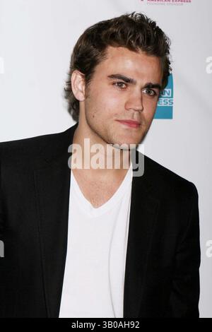 24. APRIL 2008 - NEW YORK, NEW YORK, USA - PAUL WESLEY KOMMT AM 24. APRIL 2008 AUF DEM TRIBECA FILM FESTIVAL ZUR PREMIERE VON KILLER MOVIE IN DER AMC 19TH STREET IN NEW YORK, NEW YORK. / 2008..K58100HMC(Bild: © Henry McGee/Globe Photos/ZUMAPRESS.com) Stockfoto