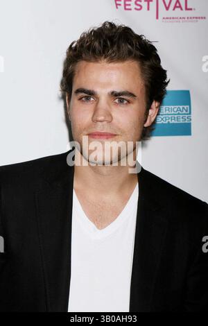 24. APRIL 2008 - NEW YORK, NEW YORK, USA - PAUL WESLEY KOMMT AM 24. APRIL 2008 AUF DEM TRIBECA FILM FESTIVAL ZUR PREMIERE VON KILLER MOVIE IN DER AMC 19TH STREET IN NEW YORK, NEW YORK. / 2008..K58100HMC(Bild: © Henry McGee/Globe Photos/ZUMAPRESS.com) Stockfoto