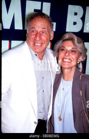 Juni 2005 - New York, New York, USA - L1742 L0715. ERÖFFNUNG DES MEL BROOKS FILMS. „MEIN LEBEN STINKT“. MEL BROOKS UND ANNE BANCROFT. - 1991.ANNEBANCROFTRETRO(Kreditbild: © John Barrett/Globe photos/ZUMAPRESS.com) Stockfoto