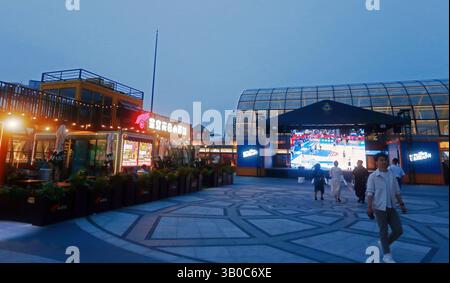 Ein Panoramablick auf die erste Luftverkehrsstraße, Global Harbor Town, Shanghai, China am 19. April 2025. Stockfoto