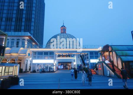 Ein Panoramablick auf die erste Luftverkehrsstraße, Global Harbor Town, Shanghai, China am 19. April 2025. Stockfoto